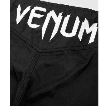 Venum "Light" Fightshorts - BlackWhite 0722 | Vêtements de combat de qualité