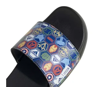 Sandales Adilette Comfort Avengers K pour Enfants d'Adidas et Marvel